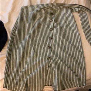 Button wrap skirt